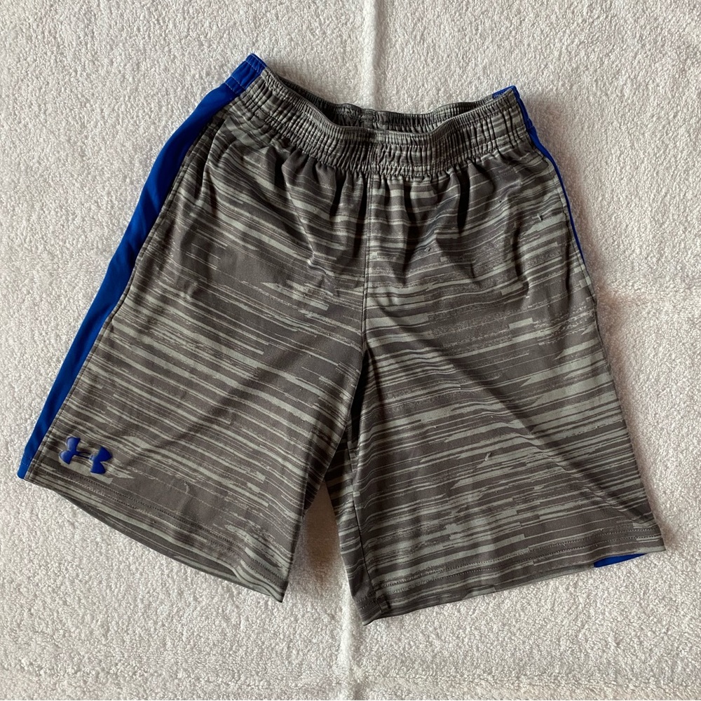 Boys Under Armour shorts S